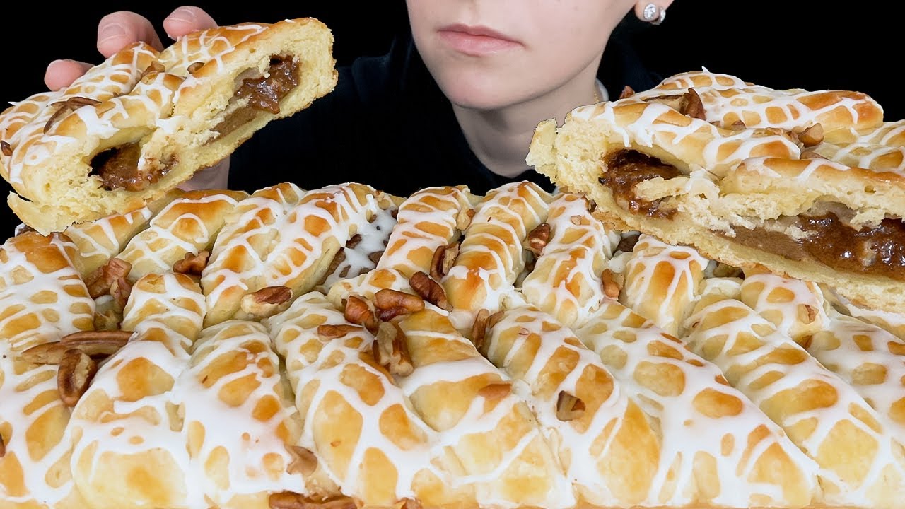ASMR Triple-Filled Cinnamon Smear Braided Danish *Soft Eating Sounds | VNM ASMR