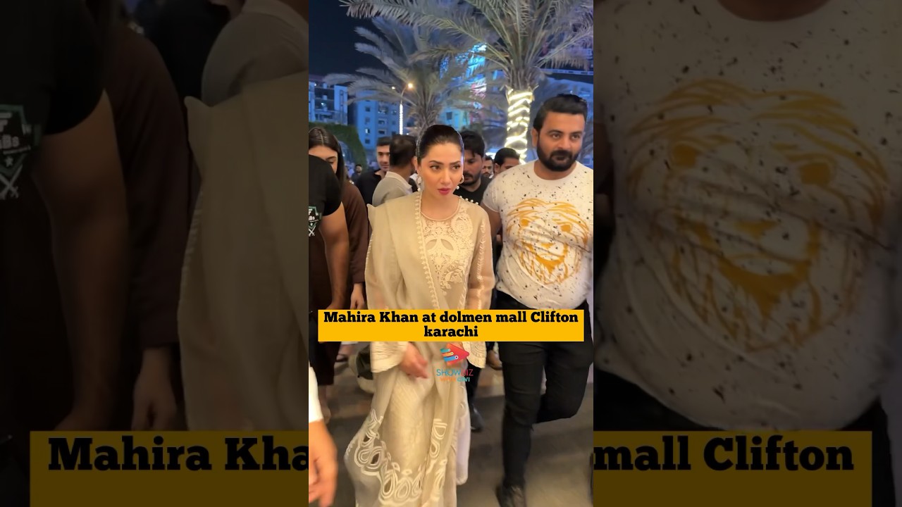 Mahira Khan at dolmen mall Clifton karachi #mahirakhan