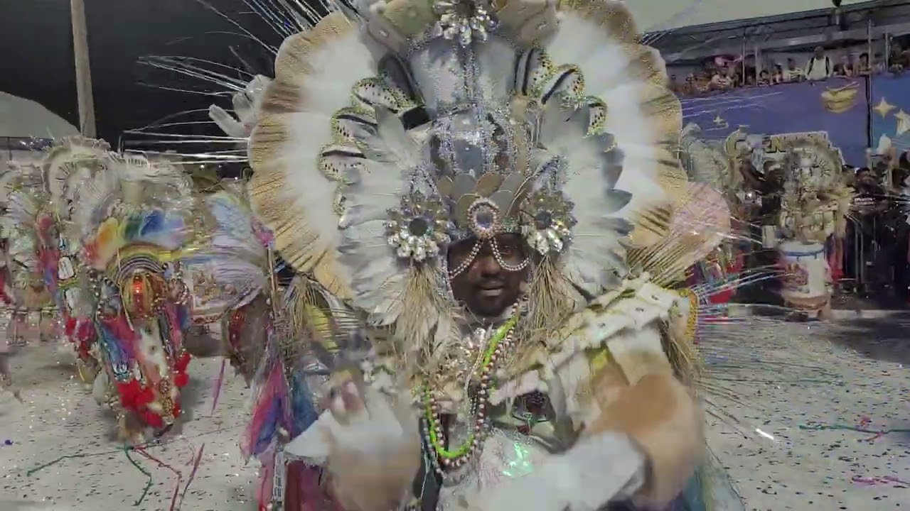 Bloco Tradicional Indomáveis Show / Desfile de Passarela 2026