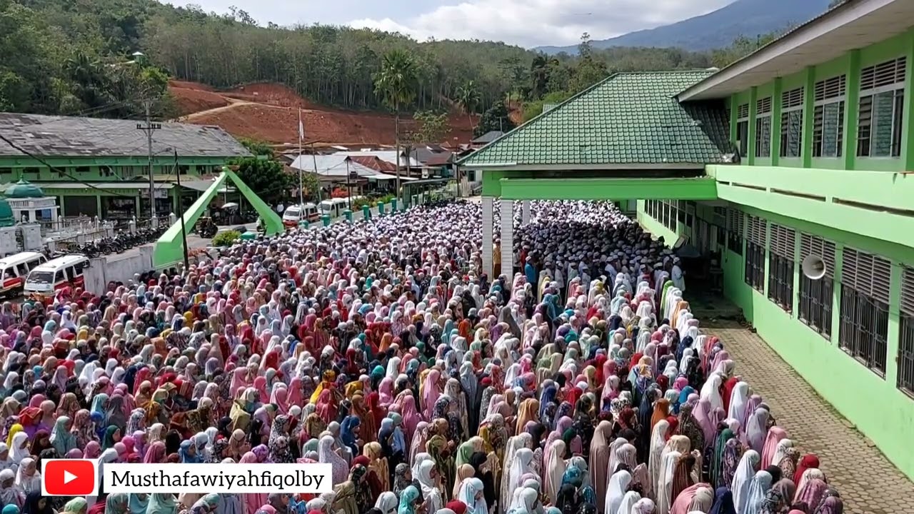 Terharu...!!! Ribuan Santri Musthafawiyah Mensholatkan Ananda Mursyadi Kamil