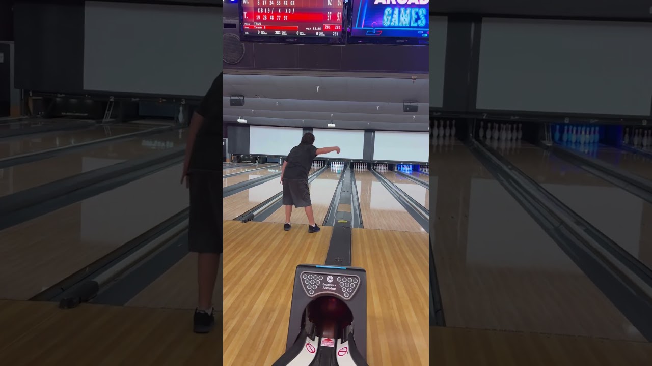 Unlucky wrap ten pin #bowlingcenter #comedyvideos #bowlervibes #funnyshorts #funnyvideos #shorts