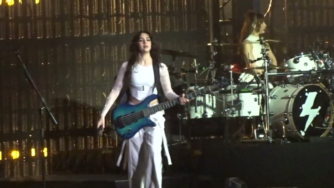 The Warning - Money - Live @ Auditorio Citibanamex - Monterey,  MX - Feb 22, 2025