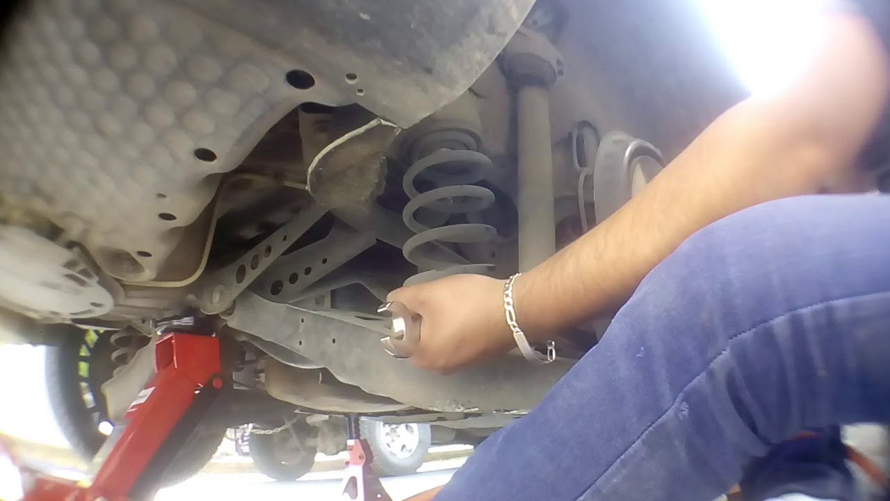 VOLKSWAGEN BORA (CAMBIO DE AMORTIGUADOR)