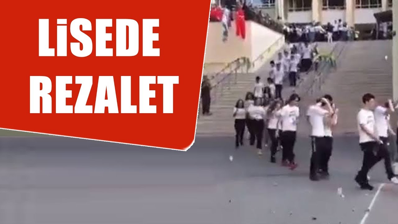 Kadıköy Anadolu Lisesi'nde rezillik! Öğrencilerin üstüne bakın ne attılar!