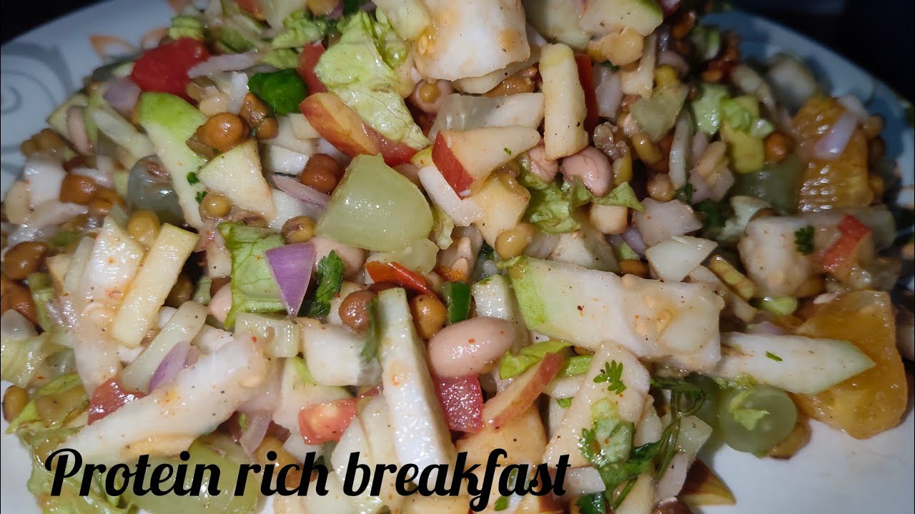 Protein Rich Healthy Breakfast Salad अंकुरित चना, मूंग और बादाम का हेल्दी नाश्ता | Weight Loss 