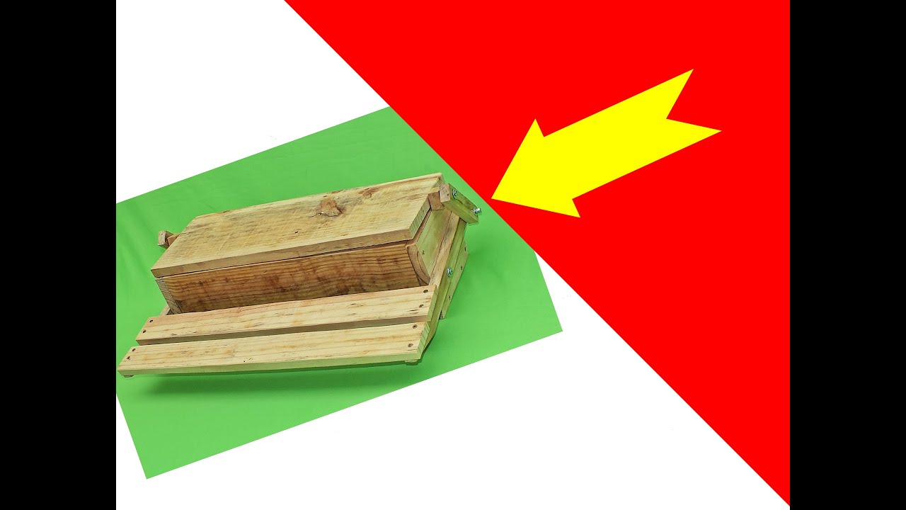 Reciclando madeira fazendo um comedouro para galinhas com tampa basculante 15 09 2020