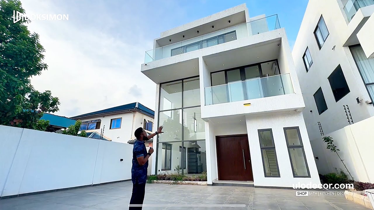 Modern Sleek 4 Bedroom House with Swimming Pool in Accra For Sale