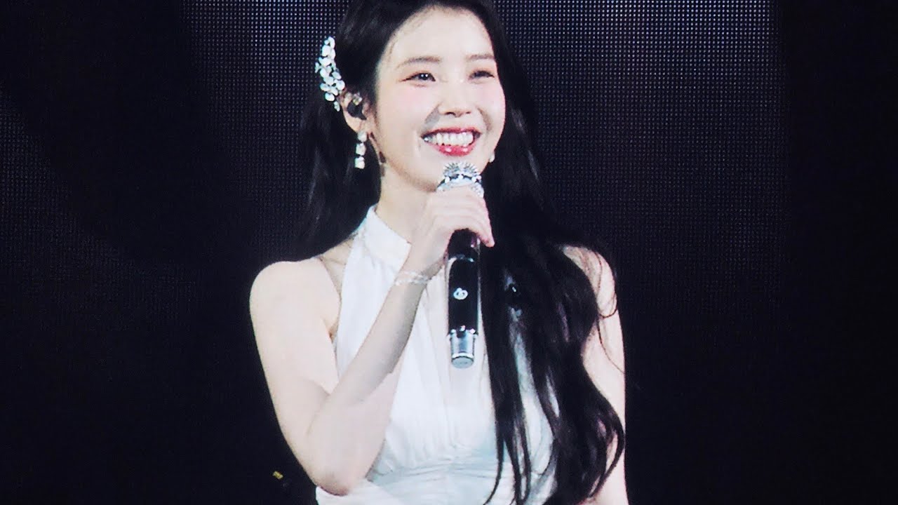IU - Above The Time + You&I @ HEREH WORLD TOUR Berlin