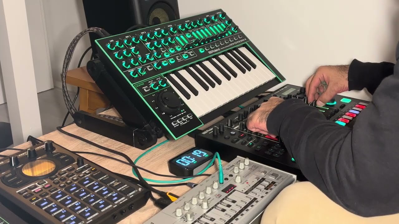 'In The Club'  - Roland TR-8S only  #dawless #live #tr8s #dance #rave #techno #trance #industrial 💙