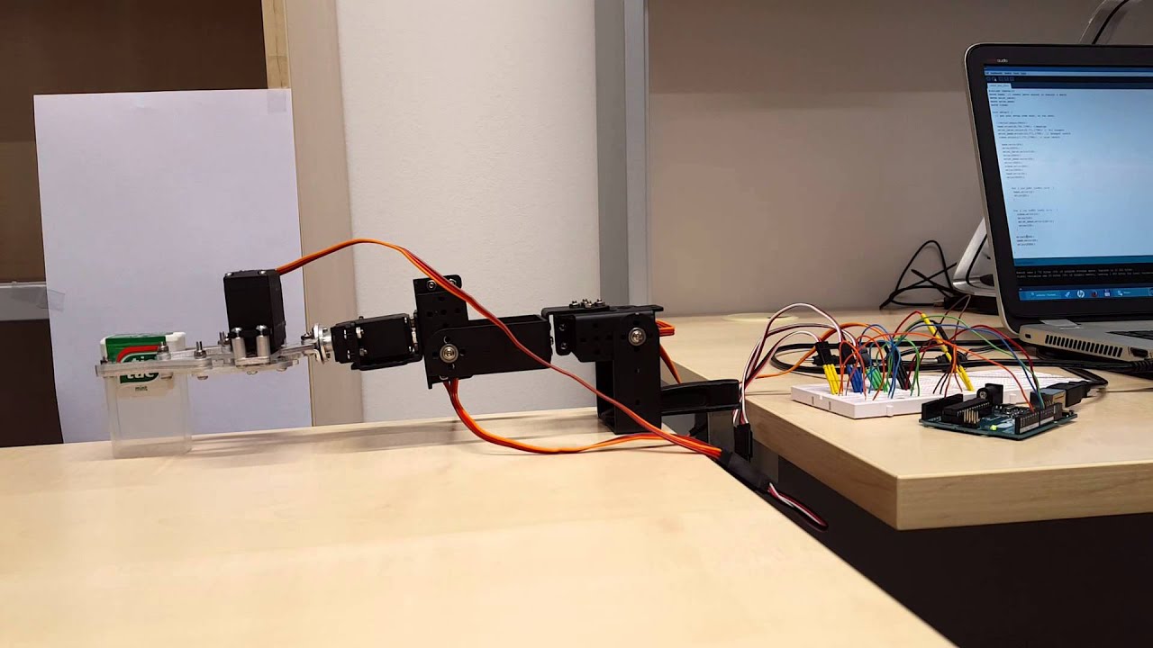 Robotic hand with 4 degrees of freedom