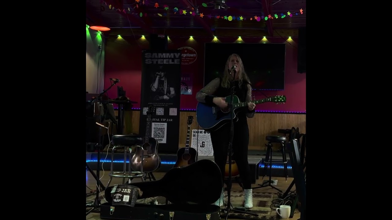 Cover- Fallin’ Alicia Keys- Performed by- Amber Piz at L&M Firehouse, Sunday Voice Session 1. 