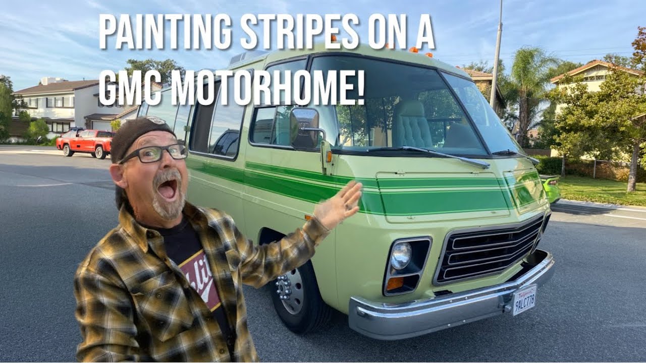 GMC MOTORHOME - PAINTING ON THE STRIPES