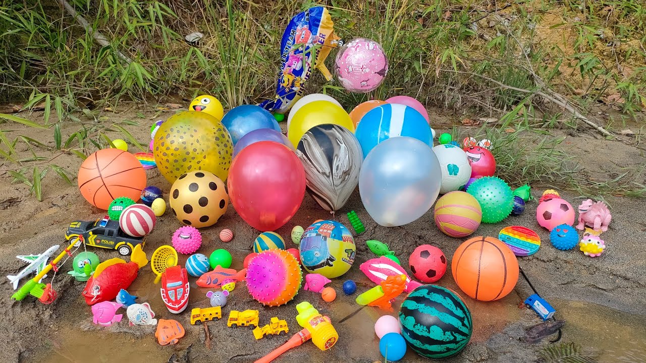 Wow!! Ada Banyak Balon & Bola Warna Warni, Bola Basket, Bola Kecil di Sawah