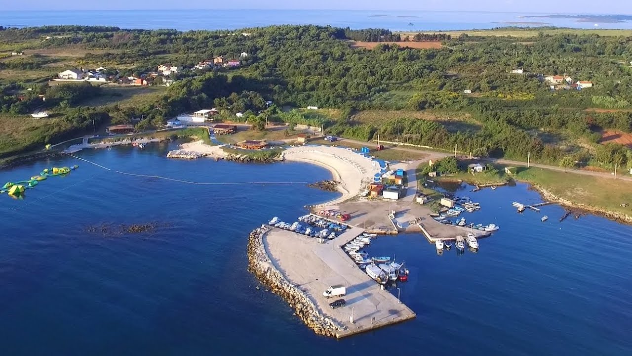 Liznjan, der Hafen & Beach