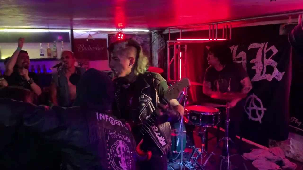 Punk y bicicleta | DHK