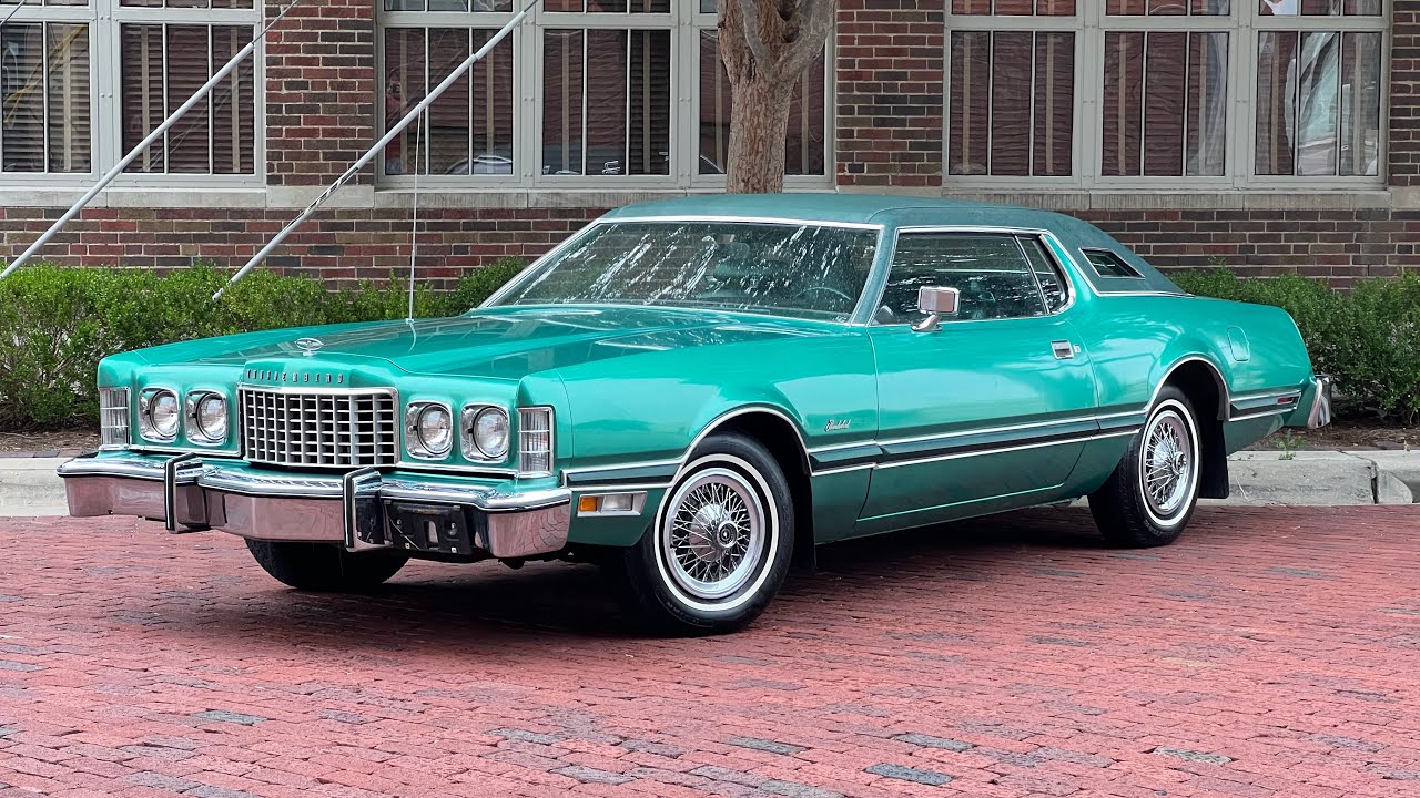 Ford Thunderbird 1975 года, гламурная версия.