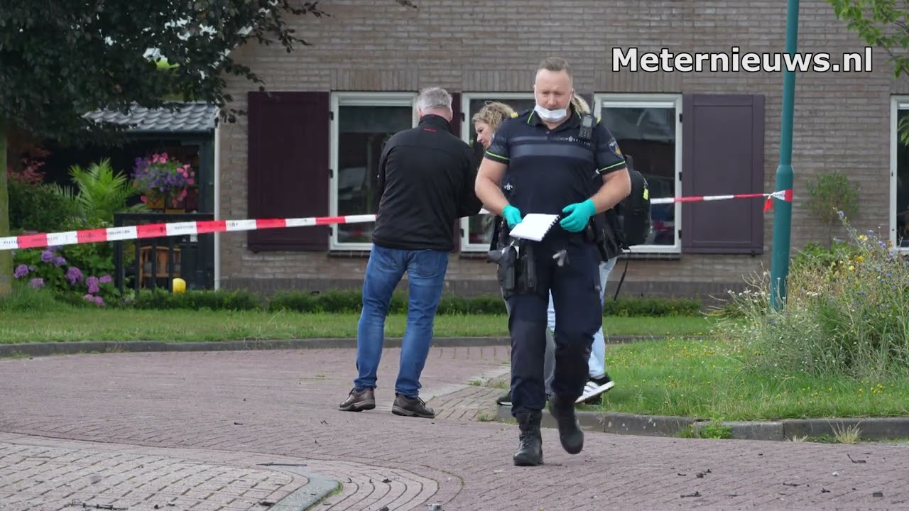 Geldautomaat opgeblazen en forse schade aan pand in Nieuwleusen