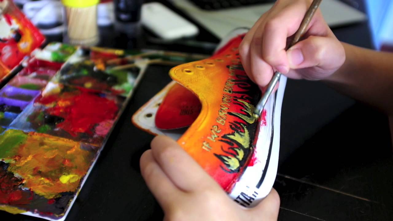 DIY: hunger games sneakers