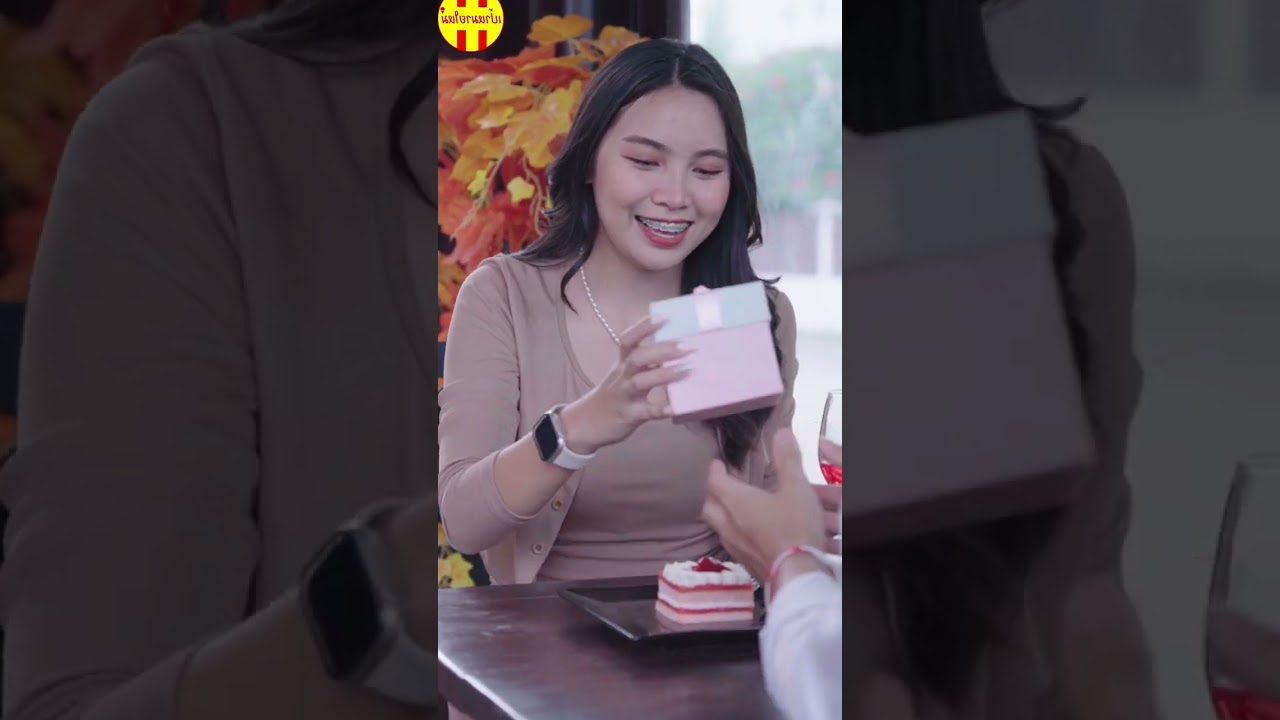 ก่อนจะดูถูกคนอื่น มีทุกอย่างให้ได้เหมือนเขาก่อนนะสาว ไม่อย่างนั้นมันจะหน้าแตกได้นะ สีเขียว มีเดีย
