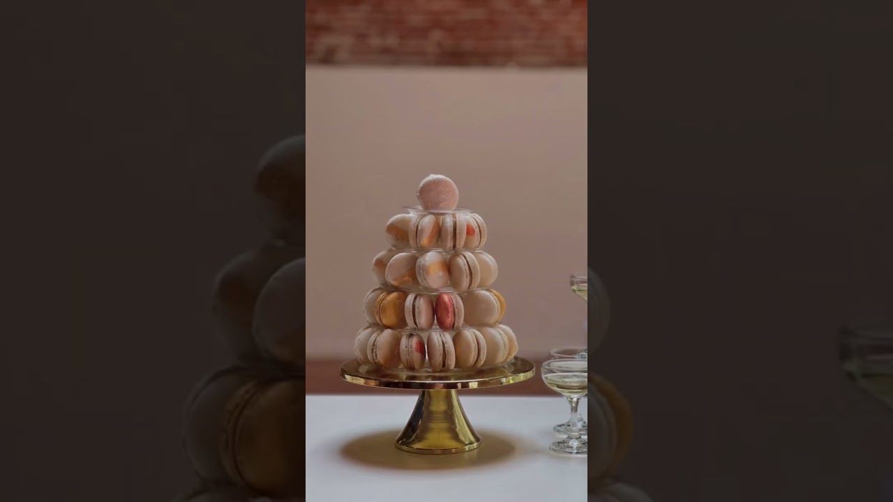 Timeless ✨ #CH&Eacute;RIE #ch&eacute;riemacarons #timelesswedding #classicwedding #athousandyears #macarontower