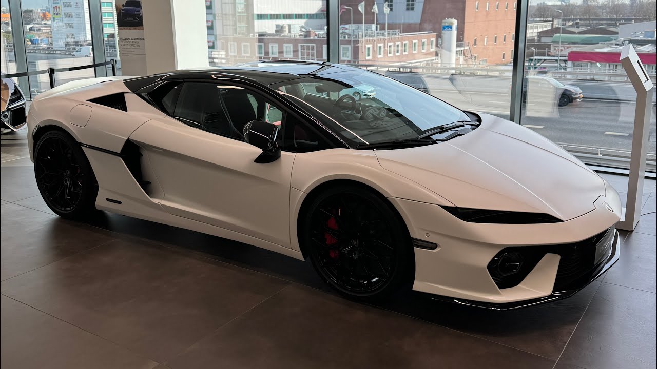 The Lamborghini Temerario in Bianco Monocerus 