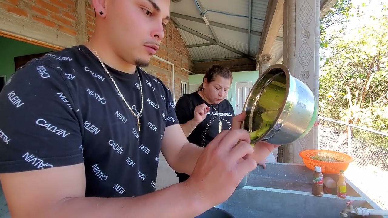 Asi prepara los mangos verdes mamà bro 🤤🥵