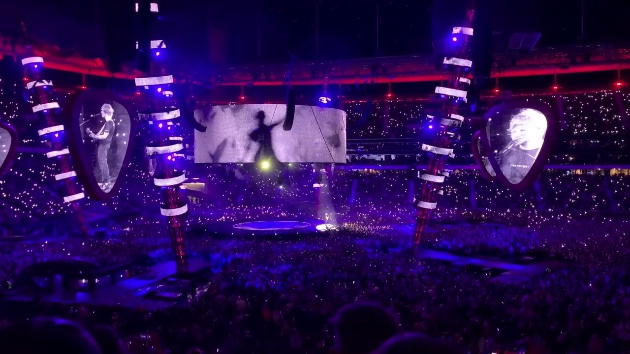ED SHEERAN Live 