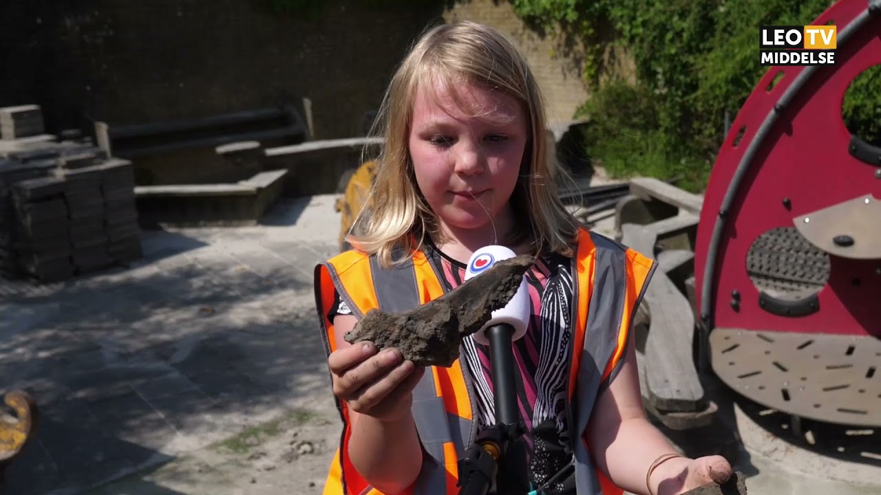Kinderen doen archeologisch onderzoek op bijzondere locatie