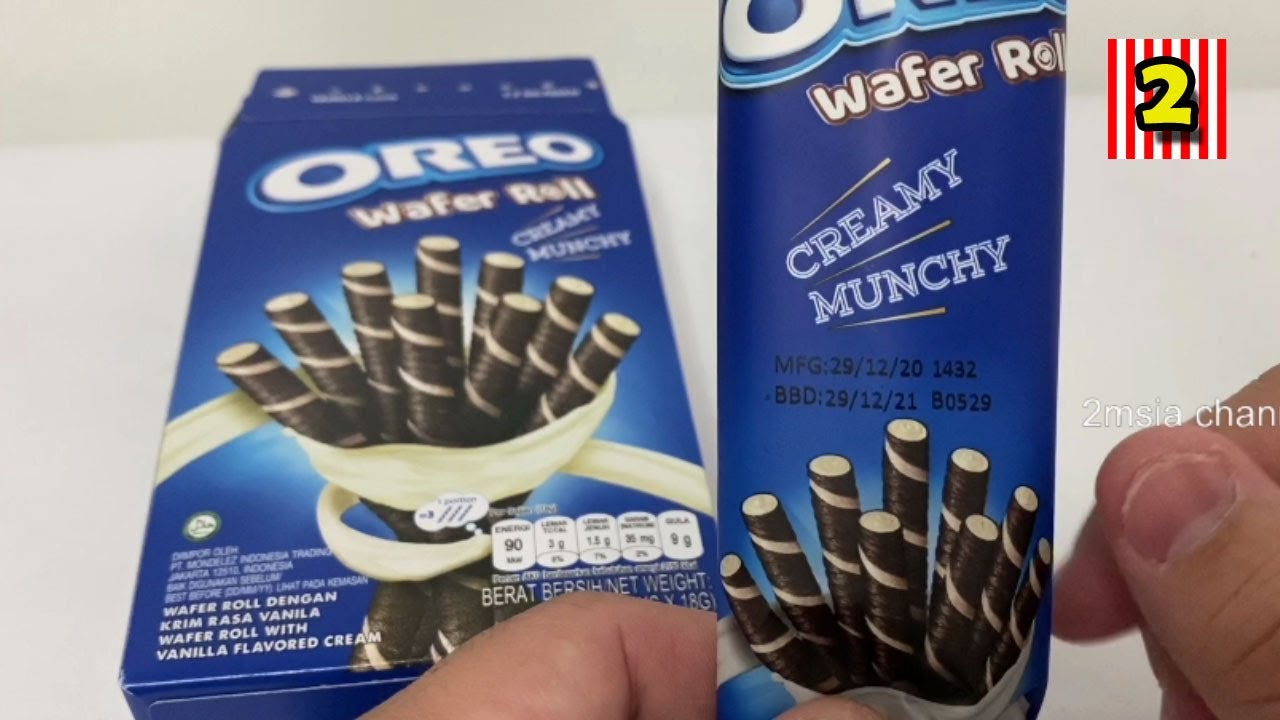 Oreo wafer roll with vanilla cream taste and unpacking