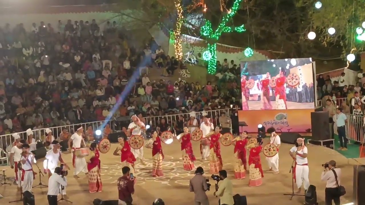 Kati bihu dance from Assam.🪭