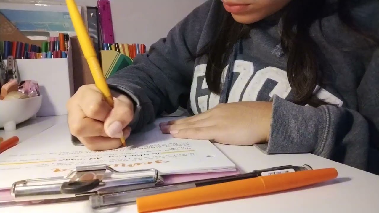 Hola pues el día de hoy les traigo un blogsito de un día conmigo espero que les guste mucho ✨