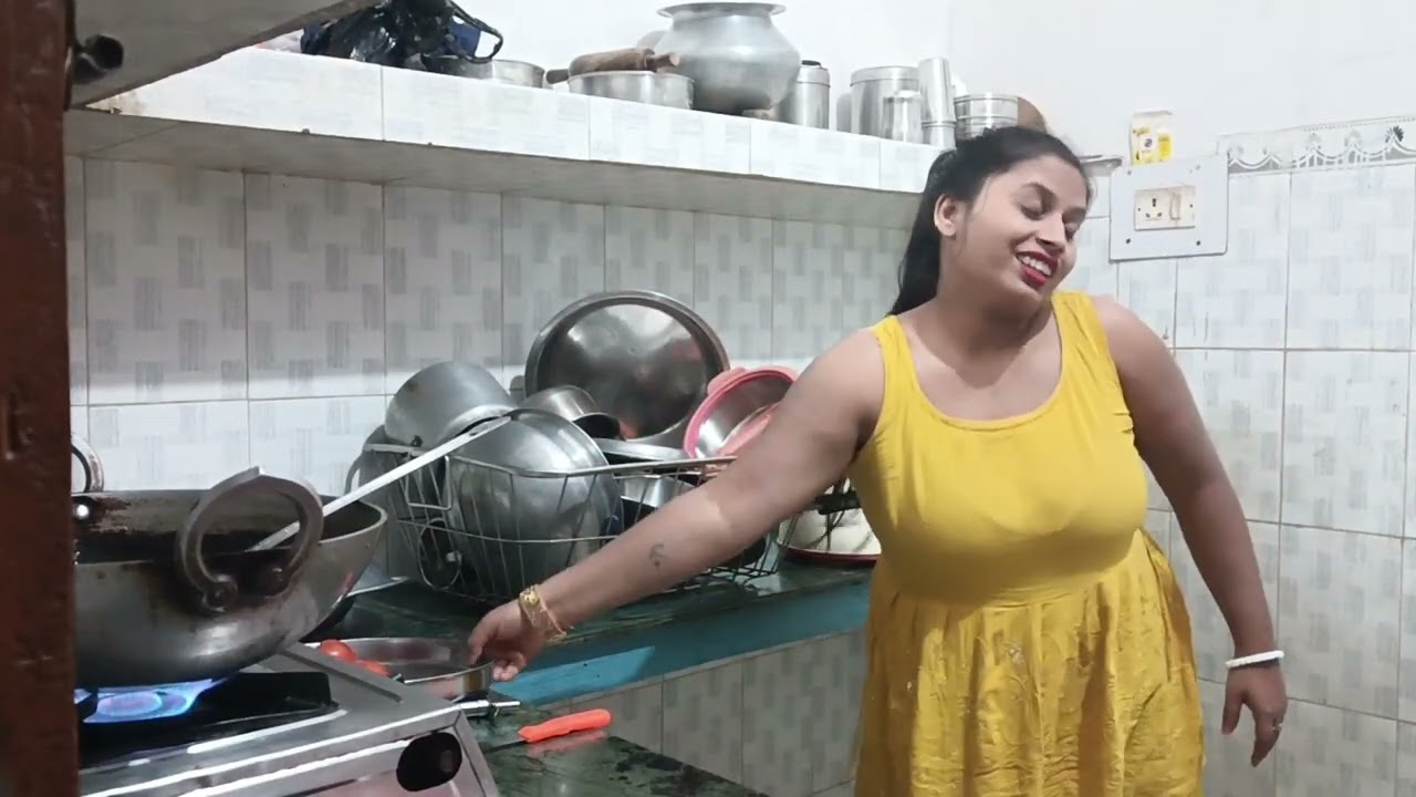 आज स्पेशल खाना बना रहे हैं