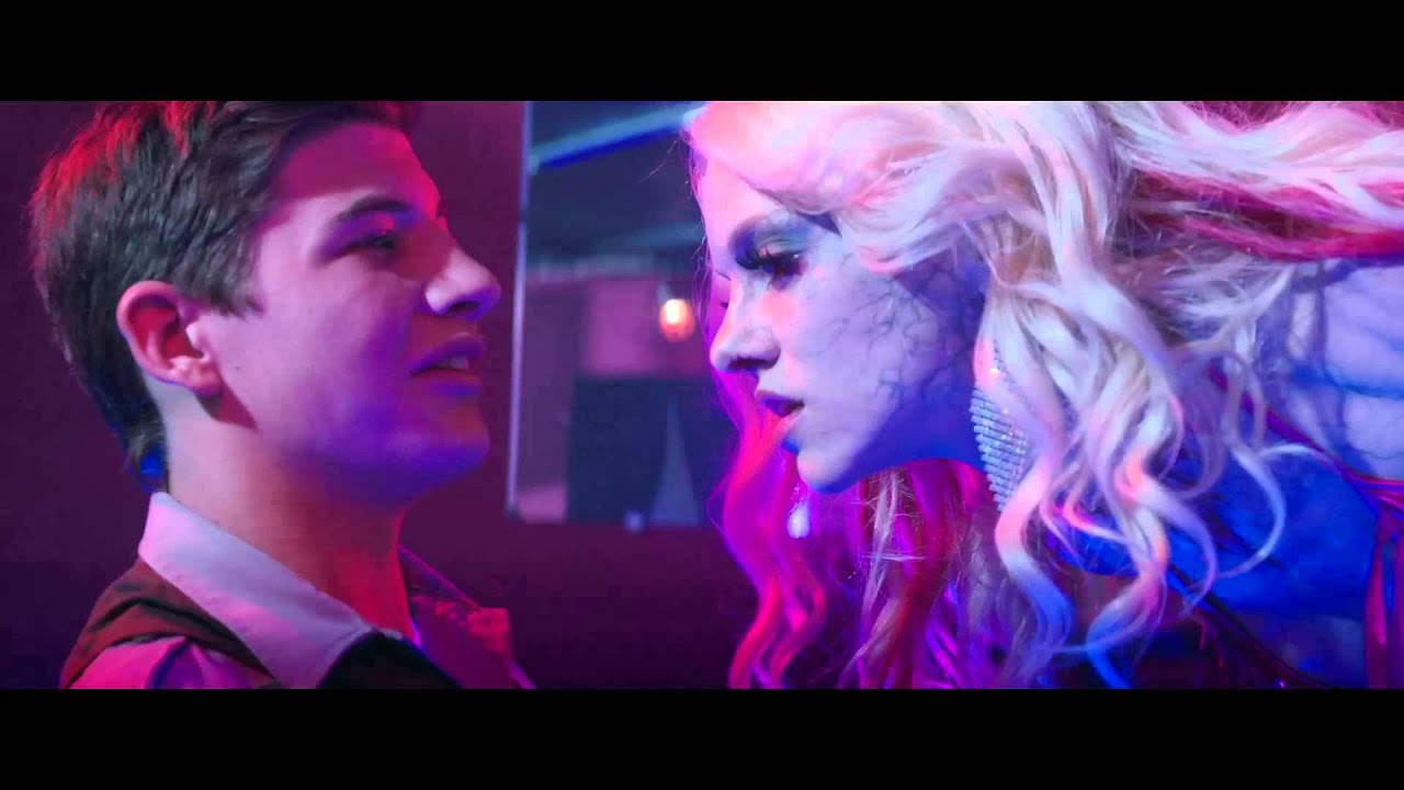 ZOMBIE Stripper? #ScoutsVsZombies in cinemas November 11