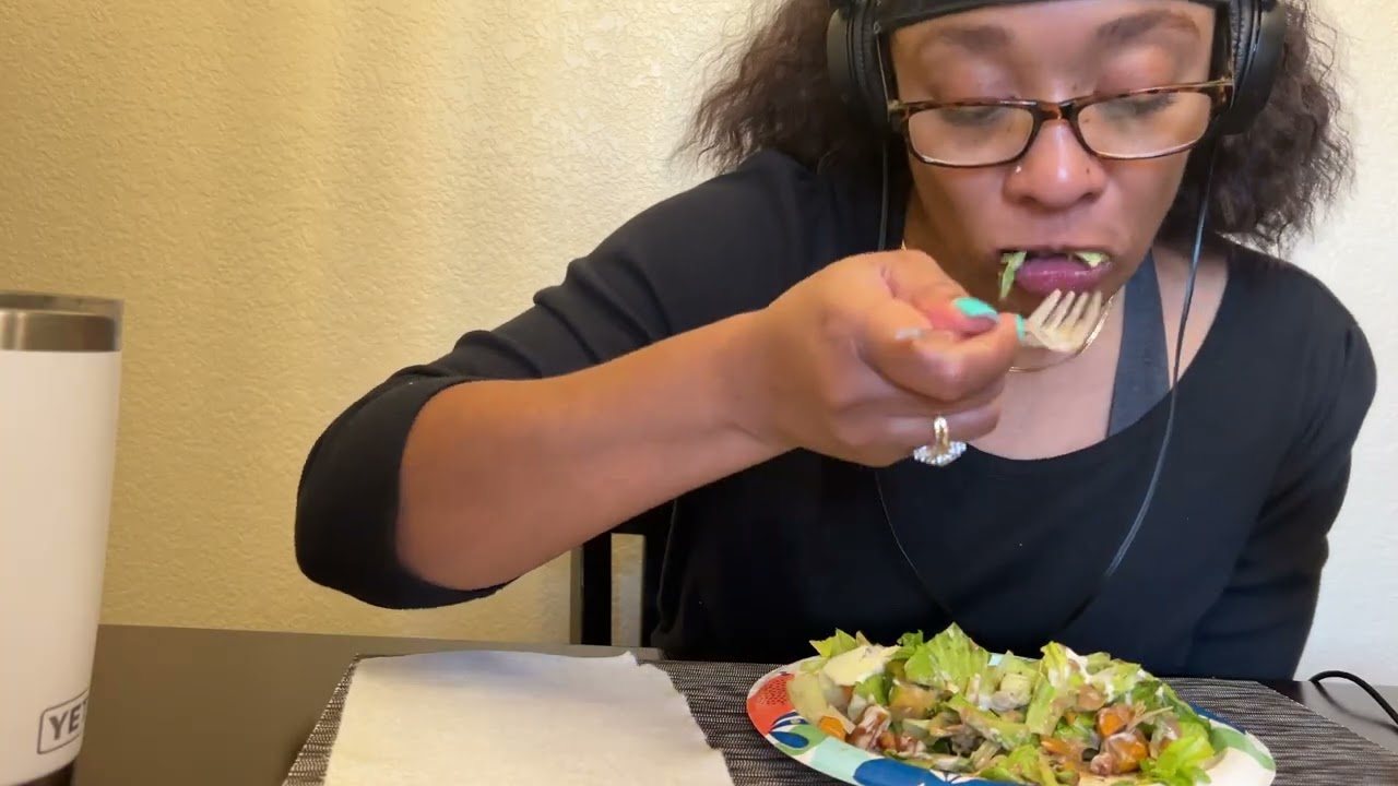 ASMR/Enjoying Crispy&Crunchy  salad🥗 😋 