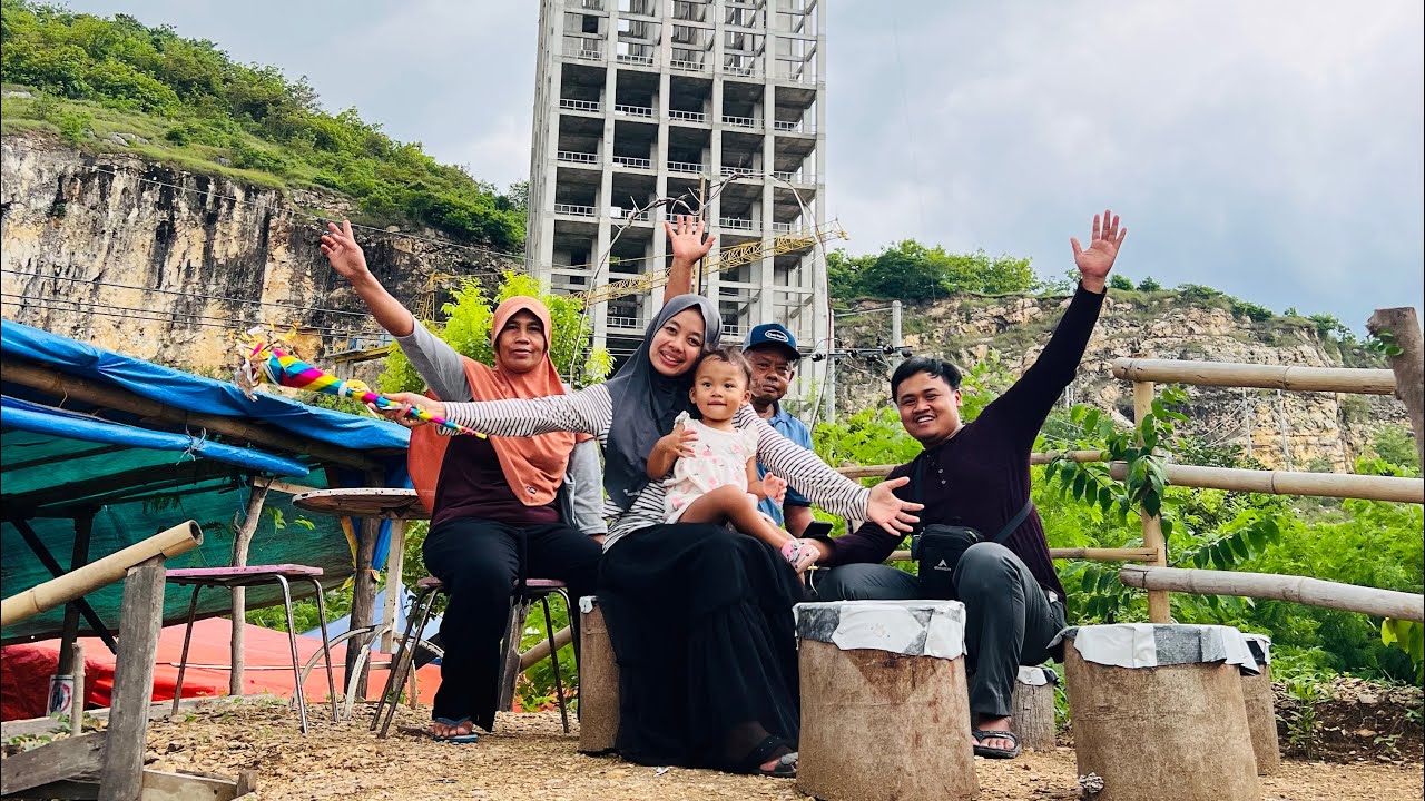 Berwisata ke monumen reog Ponorogo with mbah kung & mbah uti 