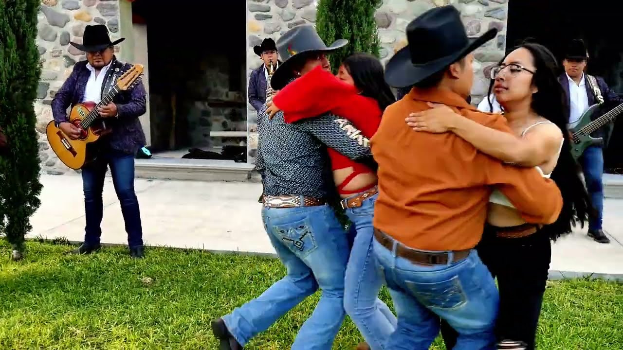 Popurrí Huapanguero (Besos Y Cerezas- El Burro Loco) - Naufragio Norteño 2023
