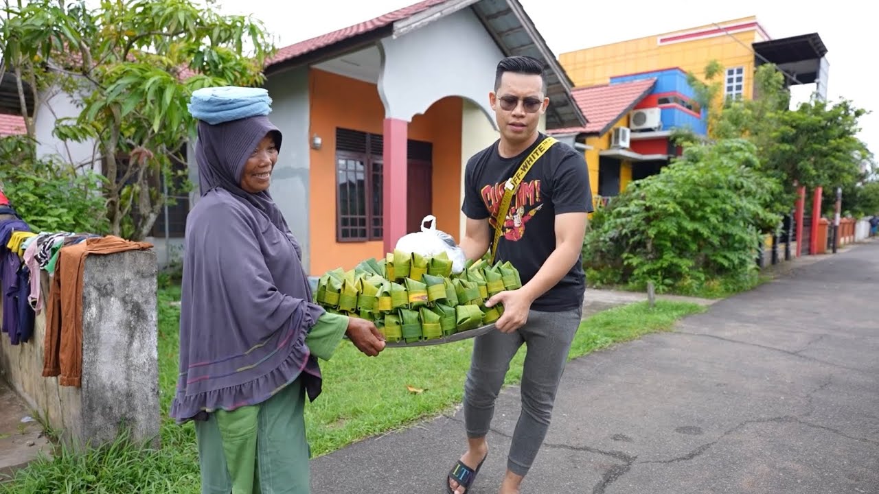 BELI JUALAN BESERTA NAMPAN RUSAKNYA SEBERAT 25 KG DI KEPALA TERNYATA JALAN KAKI - MODAL USAHA