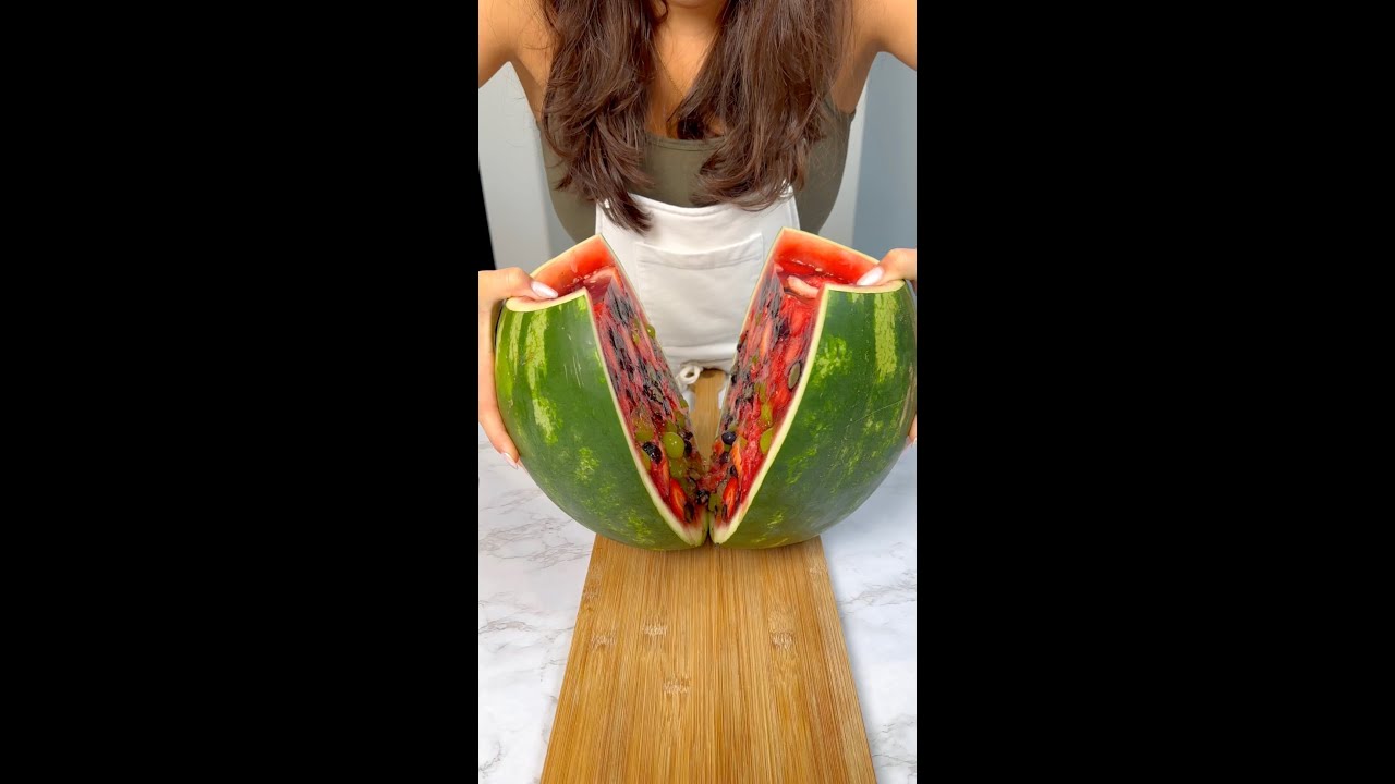 This fresh fruit Watermelon Jelly is perfect for any occasion!😍