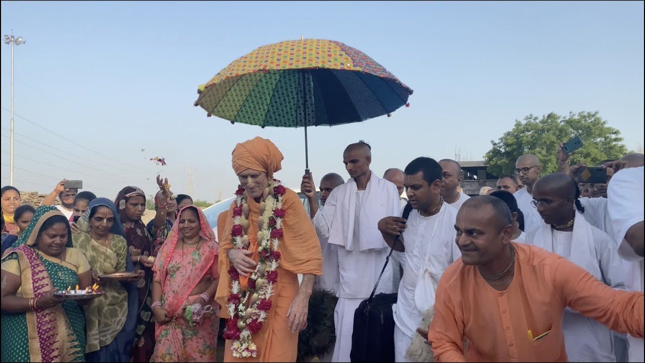 HH Bhakti Vikasa Swami Arrives At ISKCON Bharuch, Gujarat