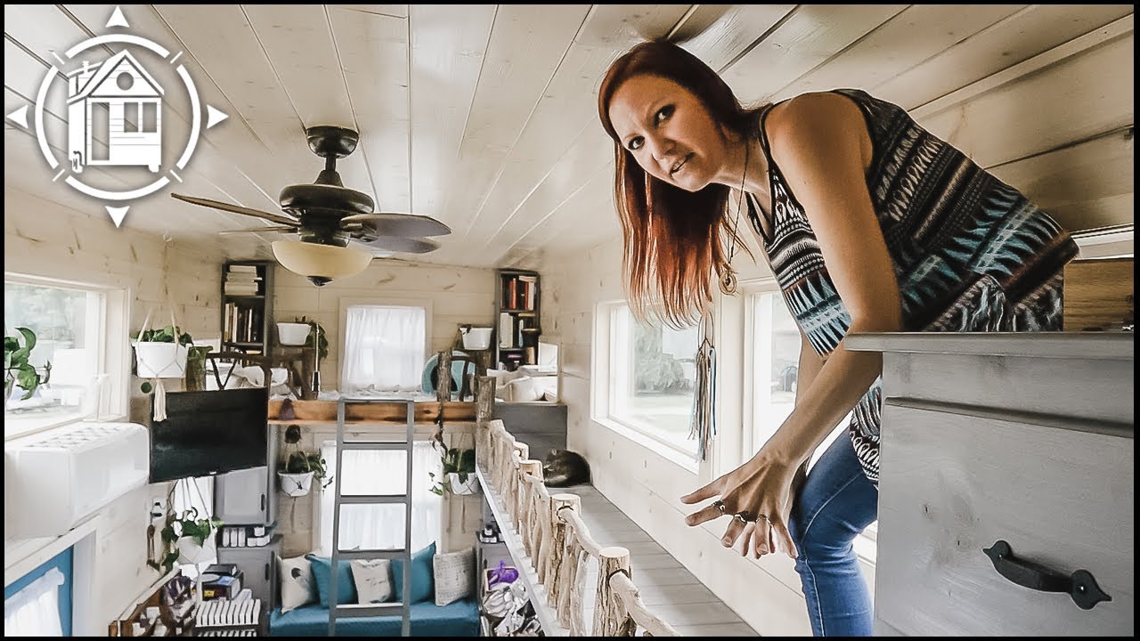 Hoarder Downsizes to TINY HOUSE with her Two Cats