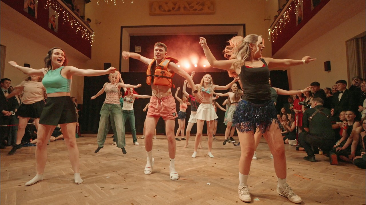 Maturitní ples - Gymnázium Václava Hraběte 8.A Záznam