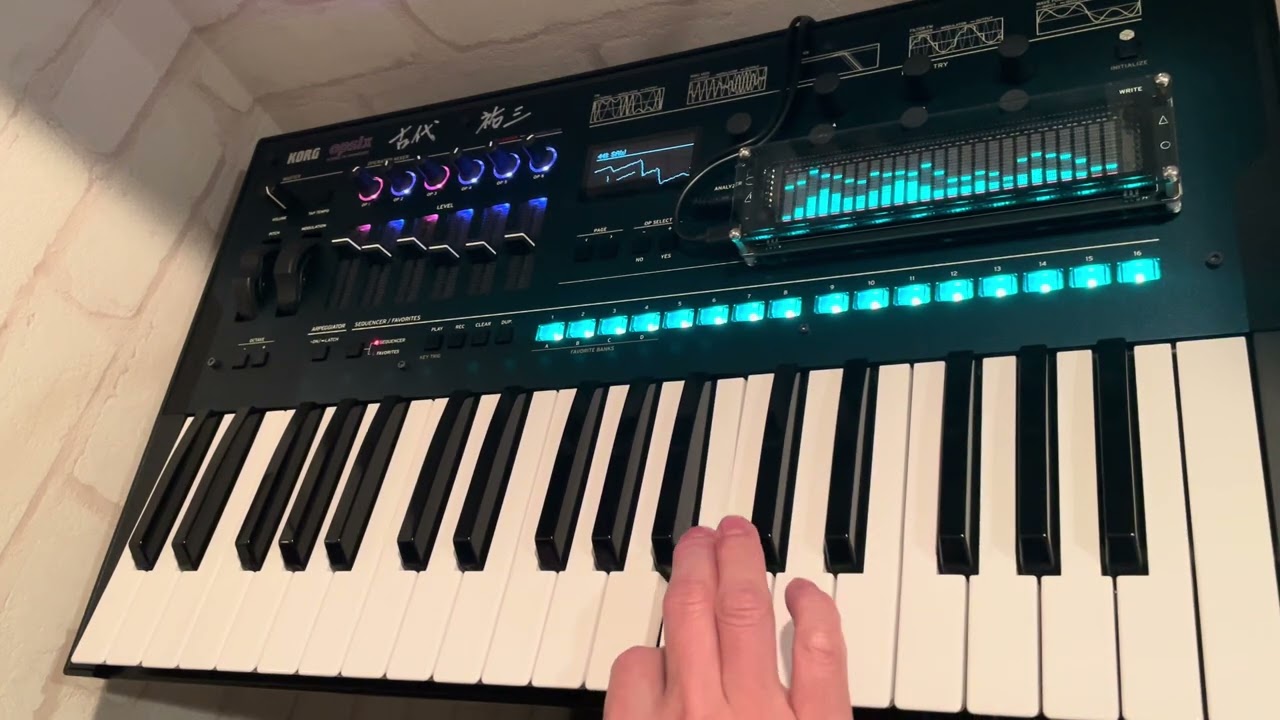 MSX版グラディウス2 / 大型母船ヴェノム艦のテーマ をKORG opsixで弾いてみた