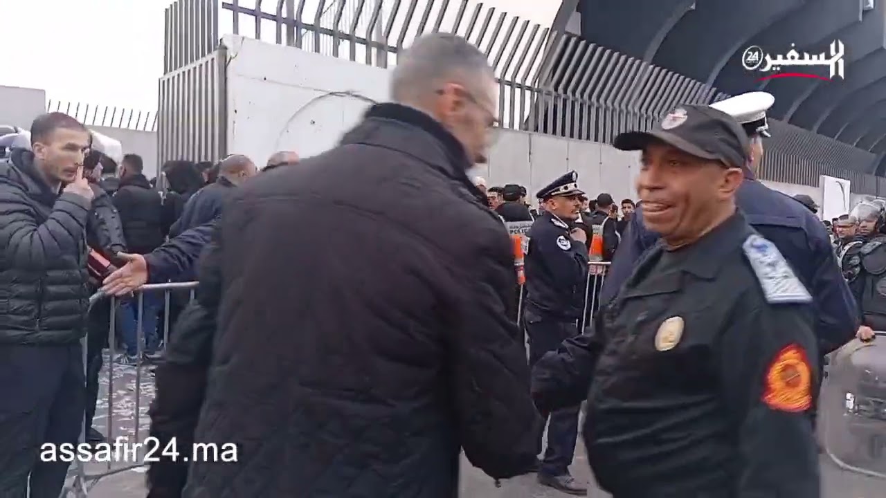 الأمن يشرف على تنظيم عملية دخول جماهير الرجاء إلى ملعب العربي الزاولي