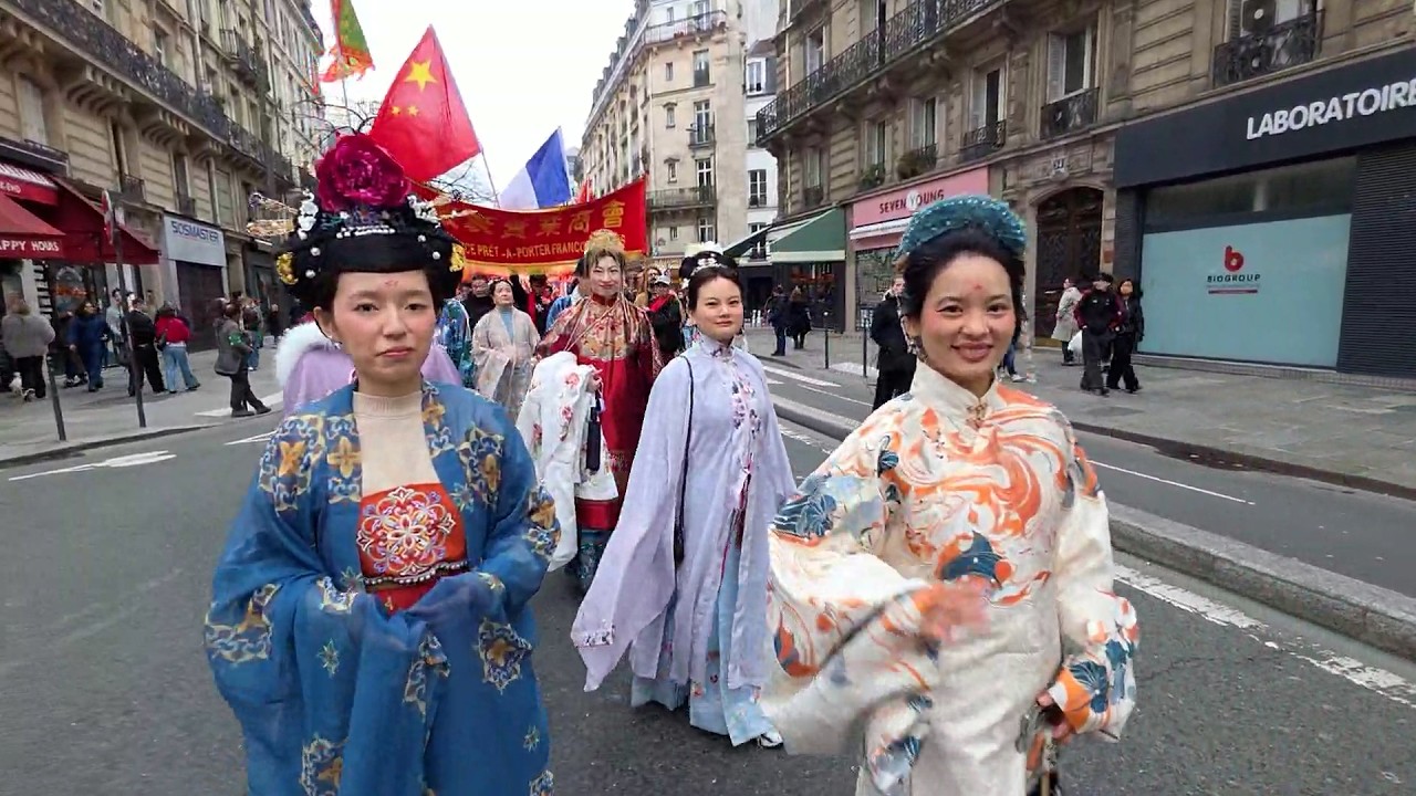 Défilé du nouvel an lunaire de la place de république