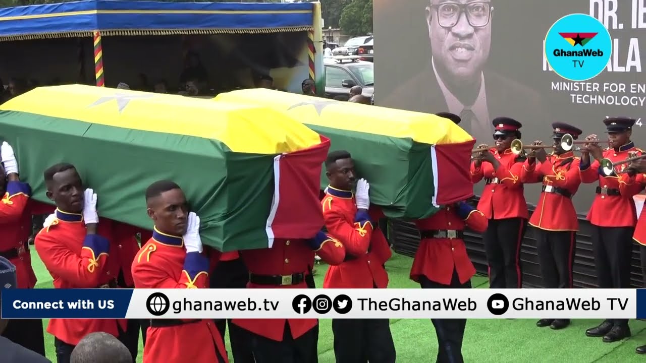 Watch how Murtala, Muniru's caskets were lifted for burial