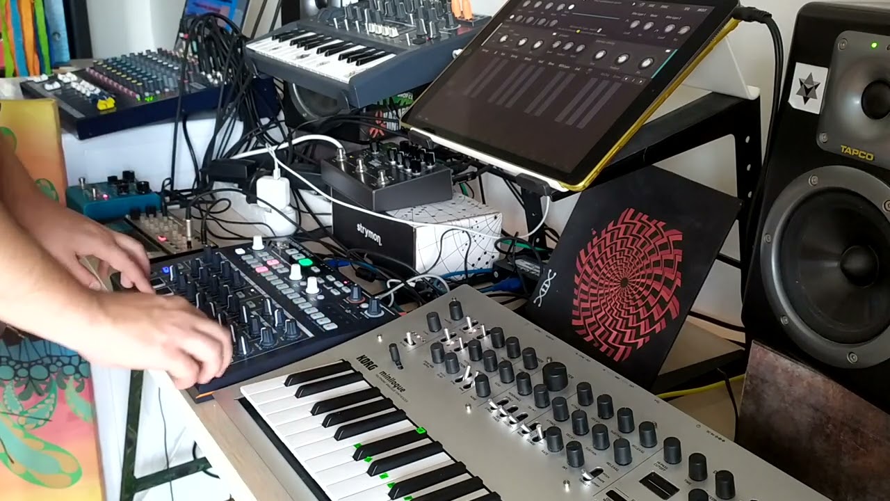 Between Clouds — Hardware Live Jam — Chillout - Dub - Ambient techno - DubTechno