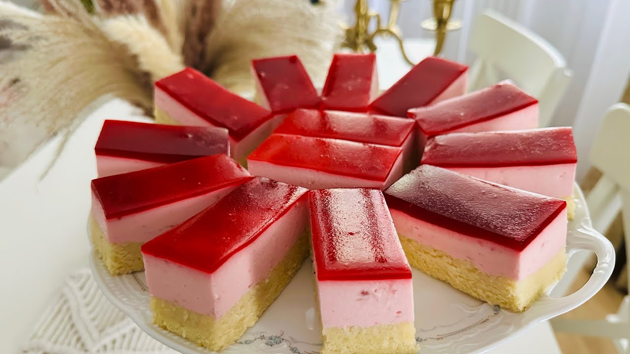 Prăjitură simplă cu cremă de iaurt - delicioasă.. mereu în centrul atenției