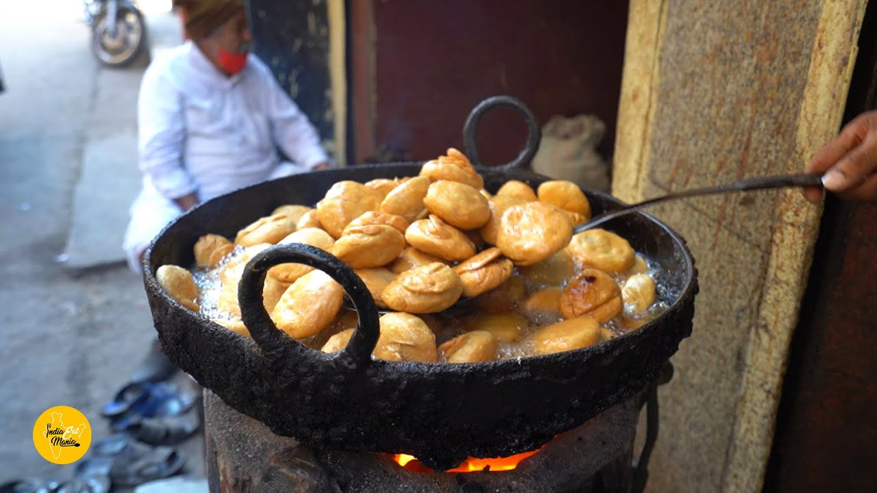 Indore Famous Bam Kachori Rs. 10/- Only l Prasidh Kachori Bhandar l Indore Street Food