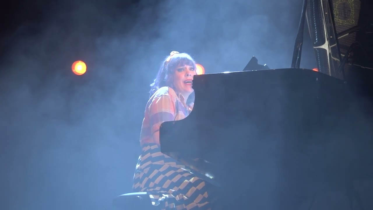 Marit Bergman  Vi bär alla barnen,     Södra Teatern