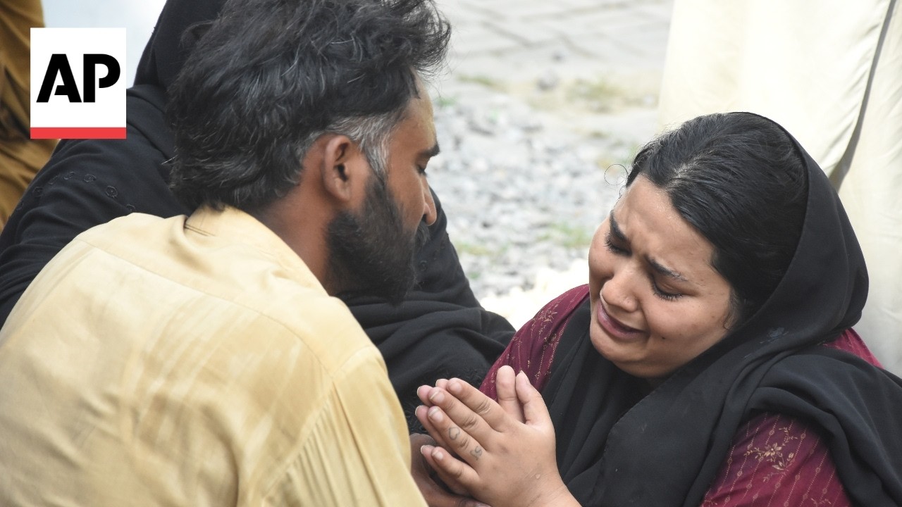 Parents mourn after 14 newborns killed in hospital nursery fire in Pakistan
